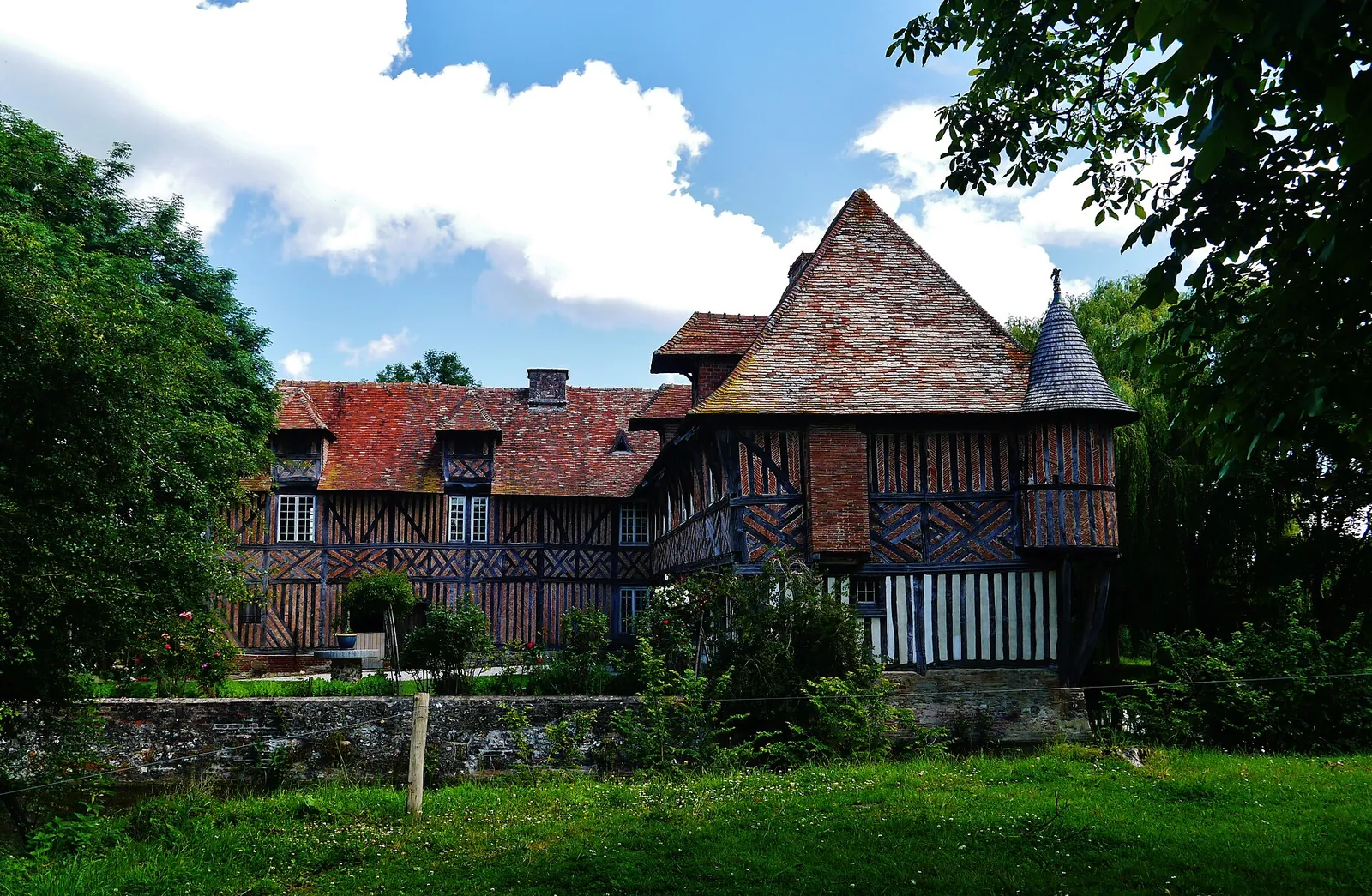 Un manoir du Pays d'Auge à colombages