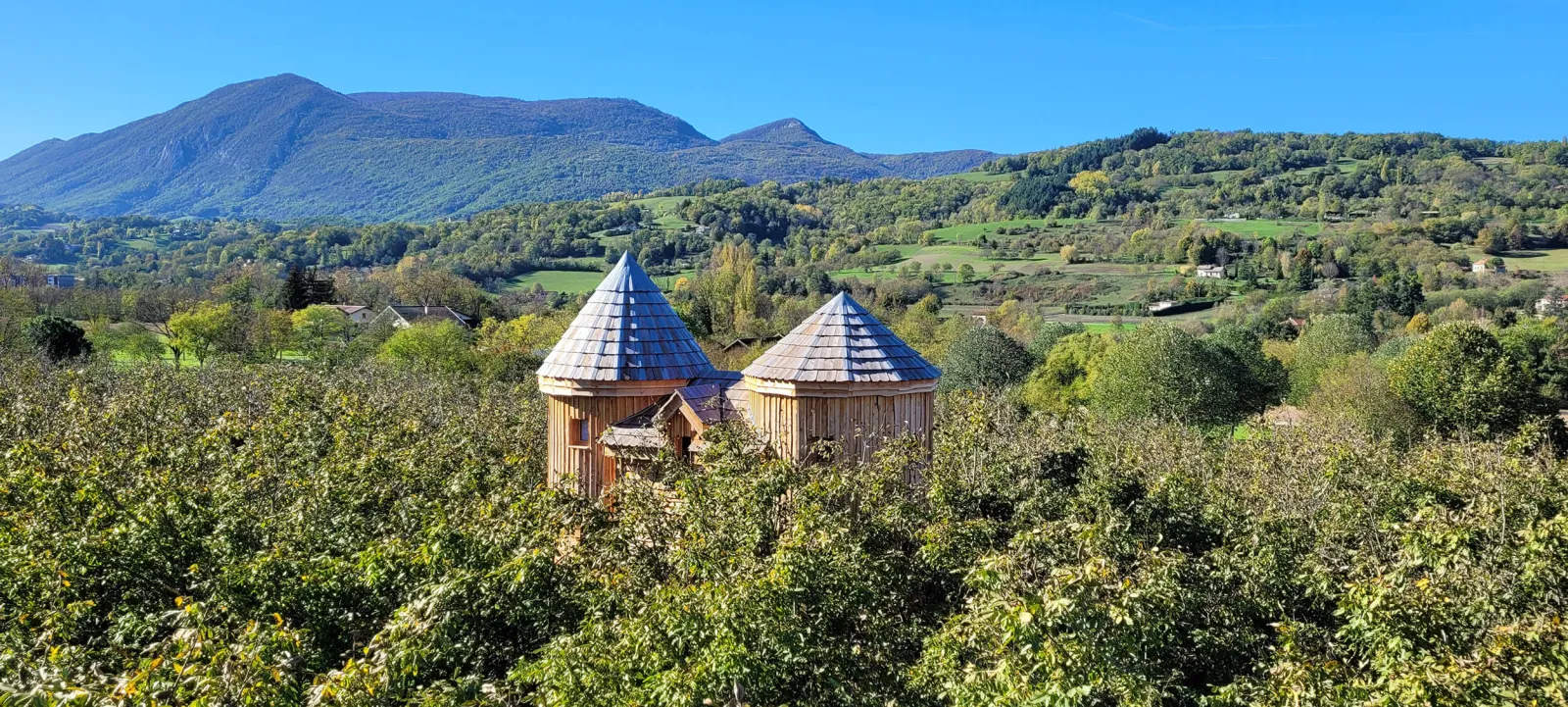 Cabane Médiévale de Vercornoix, château dans les arbres à Saint-Jean-en-Royans