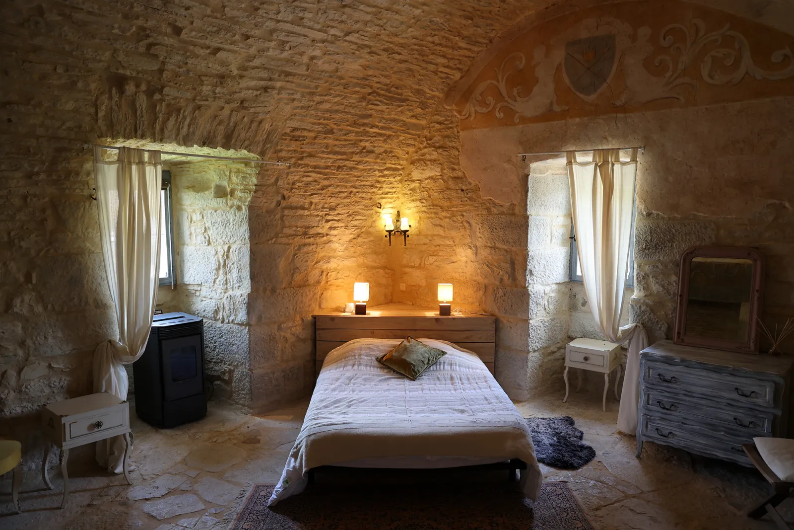 Chambre de la Reine du Château Saint-Chamarand, chambre ou suite de château à Saint-Chamarand