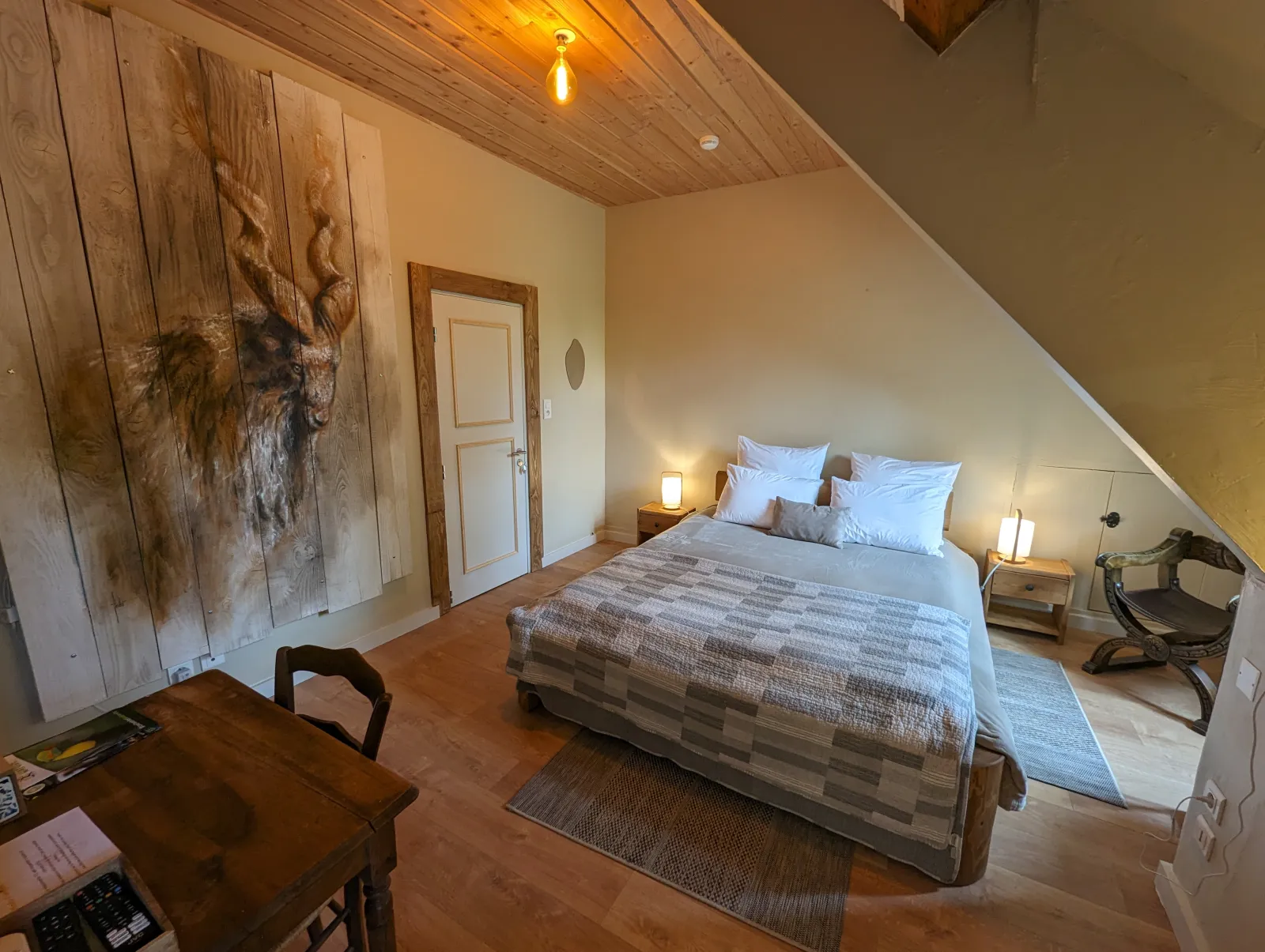 Chambre Rêve de Markhor, manoir à Parentignat