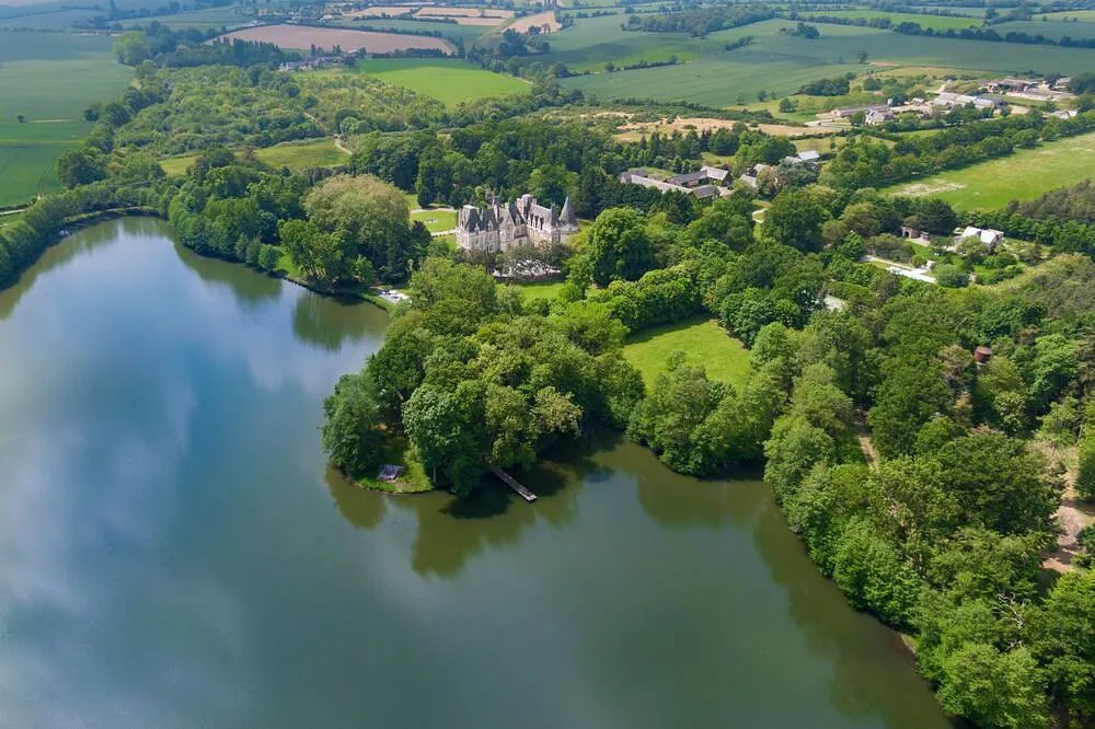 Château Allure du Lac, château entier à Grez-Neuville