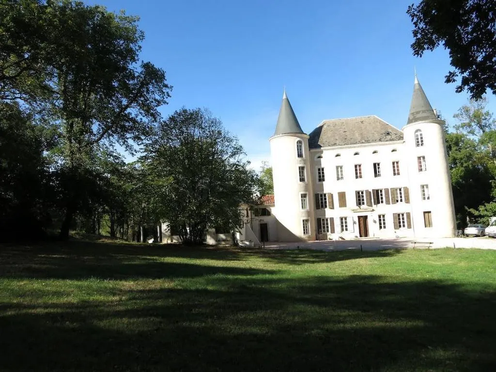 Château Bel Aspect, chambre ou suite de château à Salles-sur-l'Hers