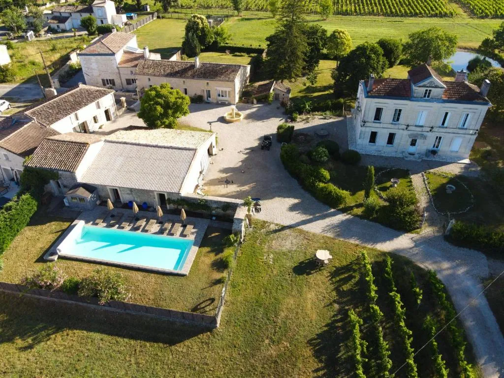 Château Clos des Maurins, chambre ou suite de château à Vérac