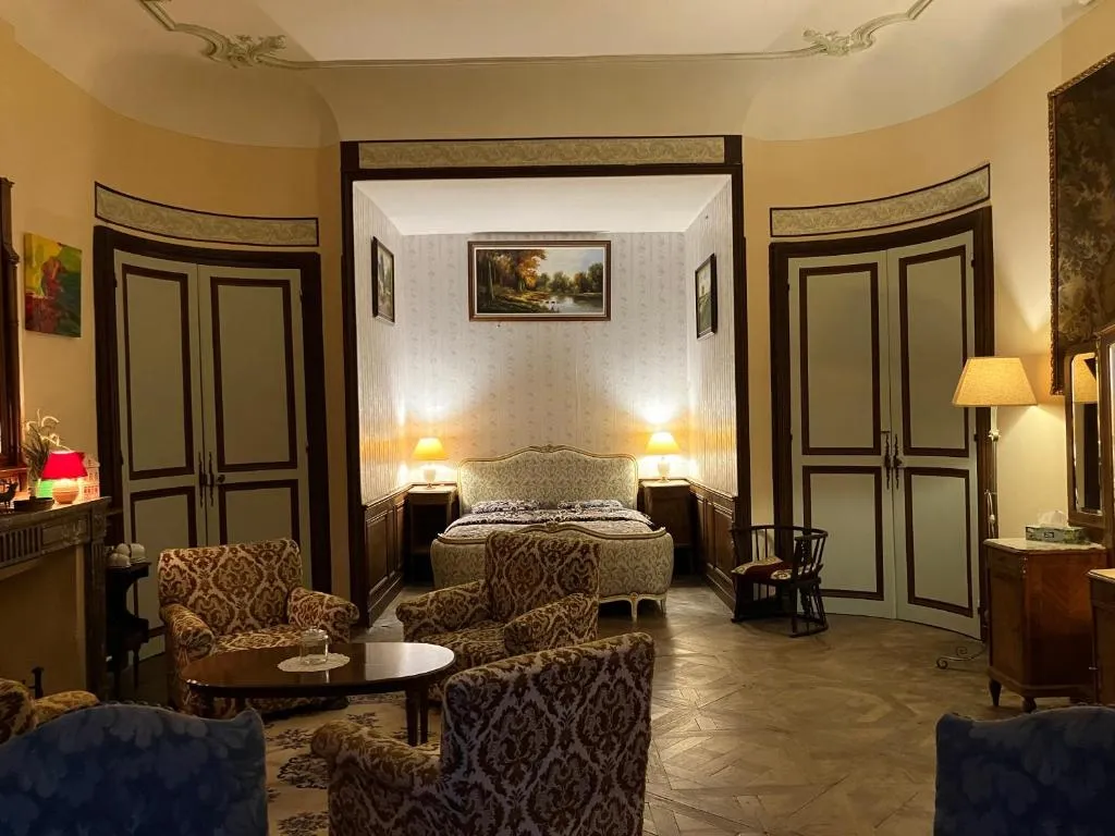 Château d'Albon, chambre Maréchale d'Albon à Saint-Alban-les-Eaux, photo 6