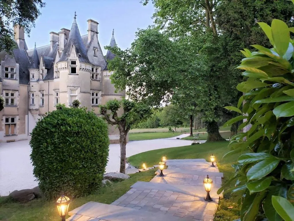 Château d'Amenon, chambre ou suite de château à Saint-Germain-d'Arcé