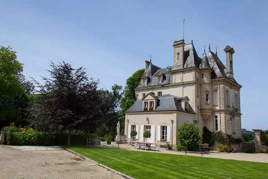 Château d'Argouges, château entier à Mosles