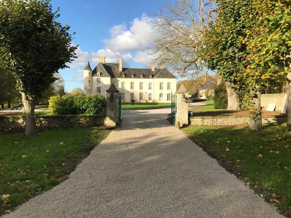 Château d'Asnières-en-Bessin, chambre ou suite de château à Asnières-en-Bessin