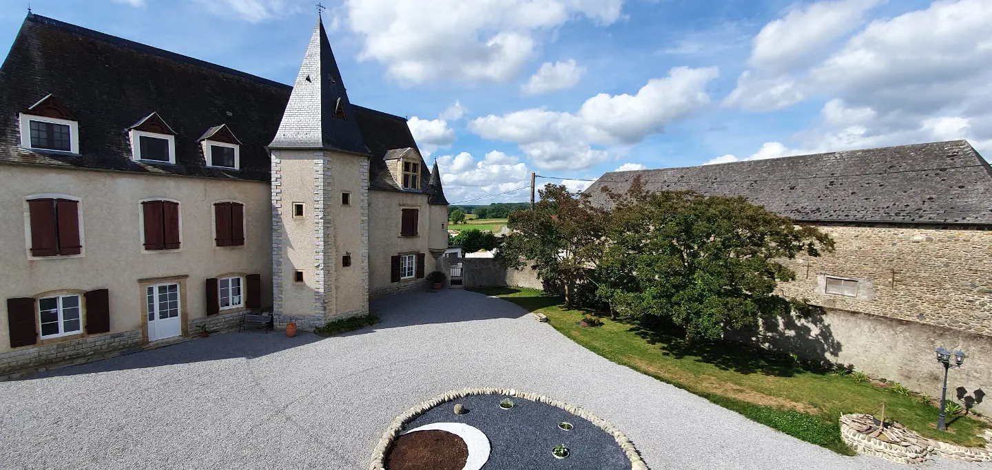 Château d'Espalungue, château entier à Dognen