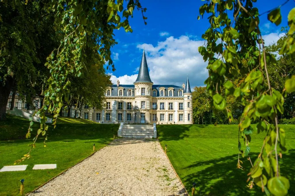 Château d'Hardricourt, gîte de château à Hardricourt