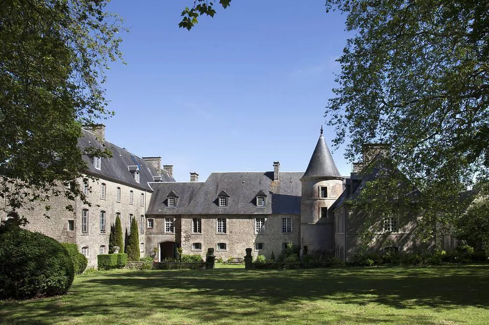 Château d'Hémevez, château entier à Hémevez