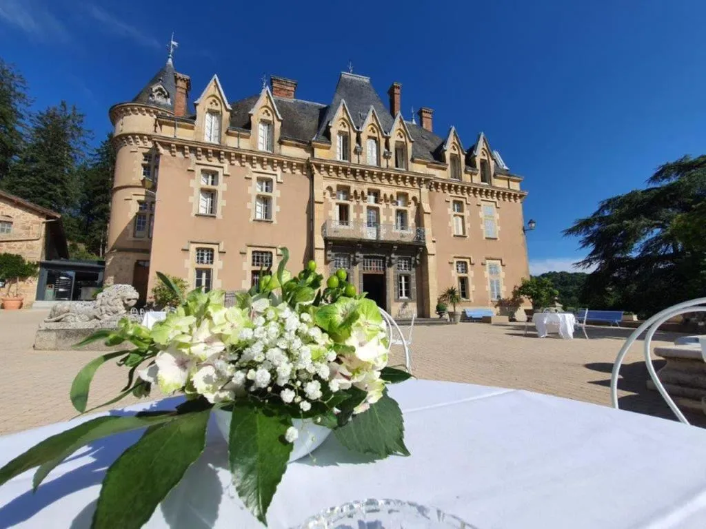 Château d'Urbilhac, chambre ou suite de château à Lamastre