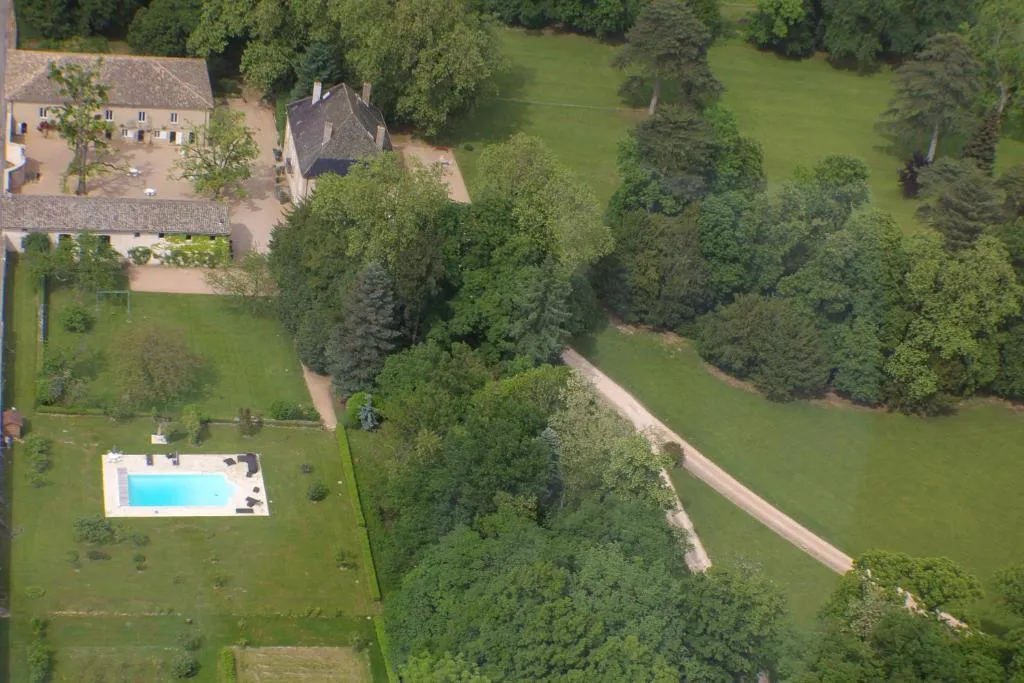 Château de Beauchamp, chambre ou suite de château à La Chapelle-de-Guinchay