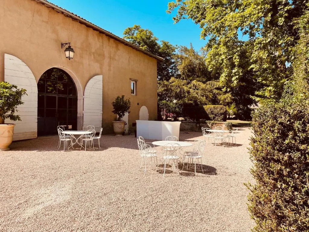 Château de Beauchamp à La Chapelle-de-Guinchay, photo 3