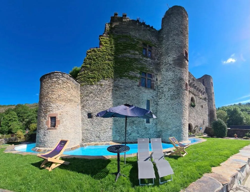 Château de Belcastel, chambre ou suite de château à Belcastel