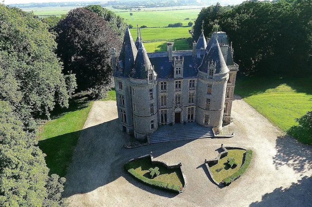Château de Beuzeville-la-Bastille, château entier à Beuzeville-la-Bastille