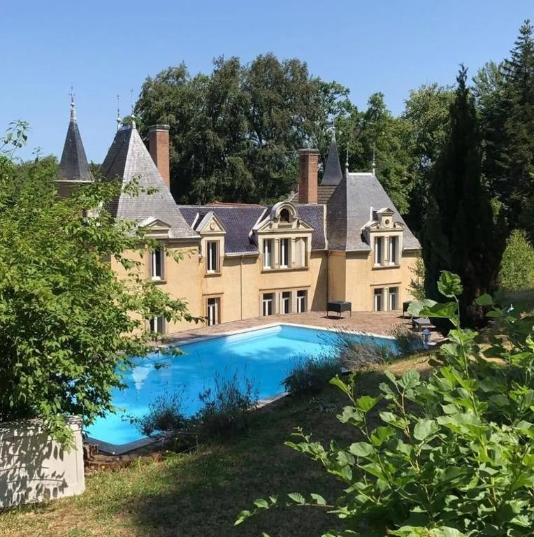 Château de Bonnevaux, chambre ou suite de château à Villeneuve-de-Marc