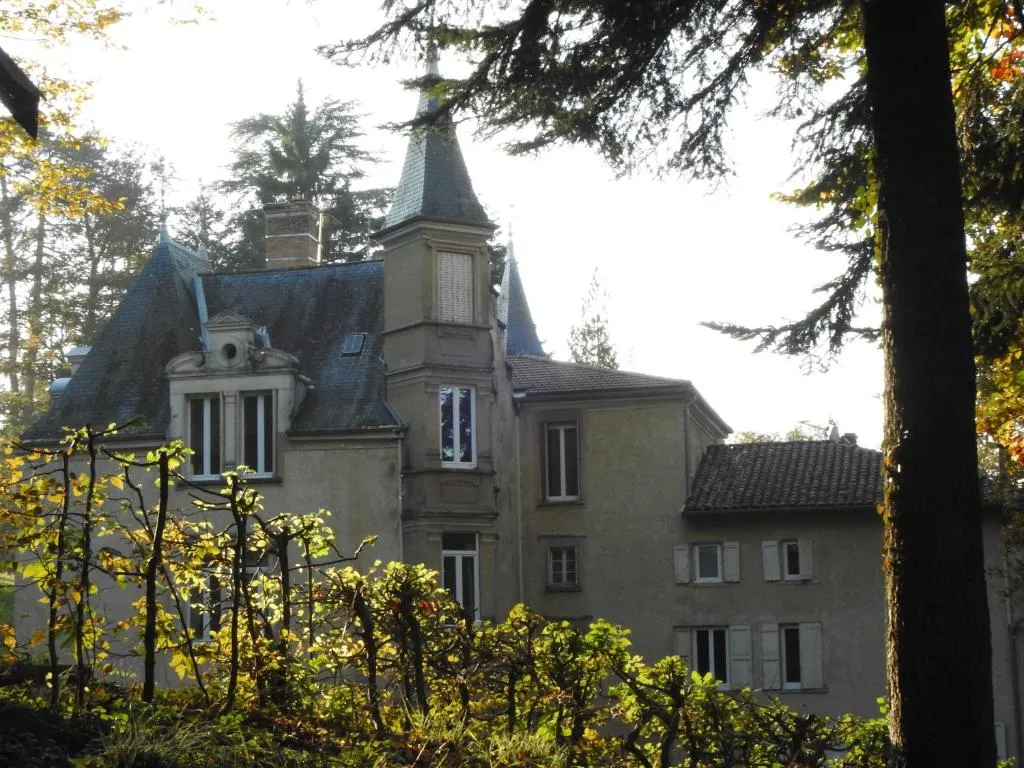 Château de Bonnevaux à Villeneuve-de-Marc, photo 6