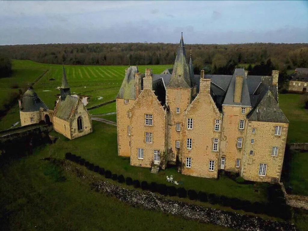 Château de Bourgon à Montsûrs, photo 3