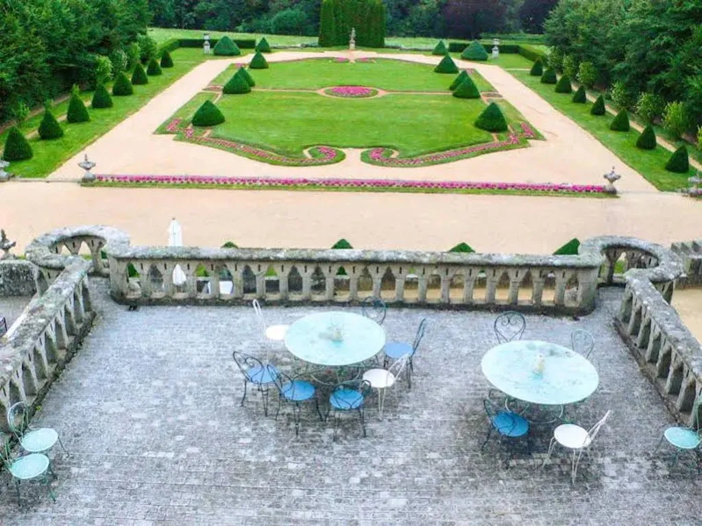 Château de Busset à Busset, photo 2