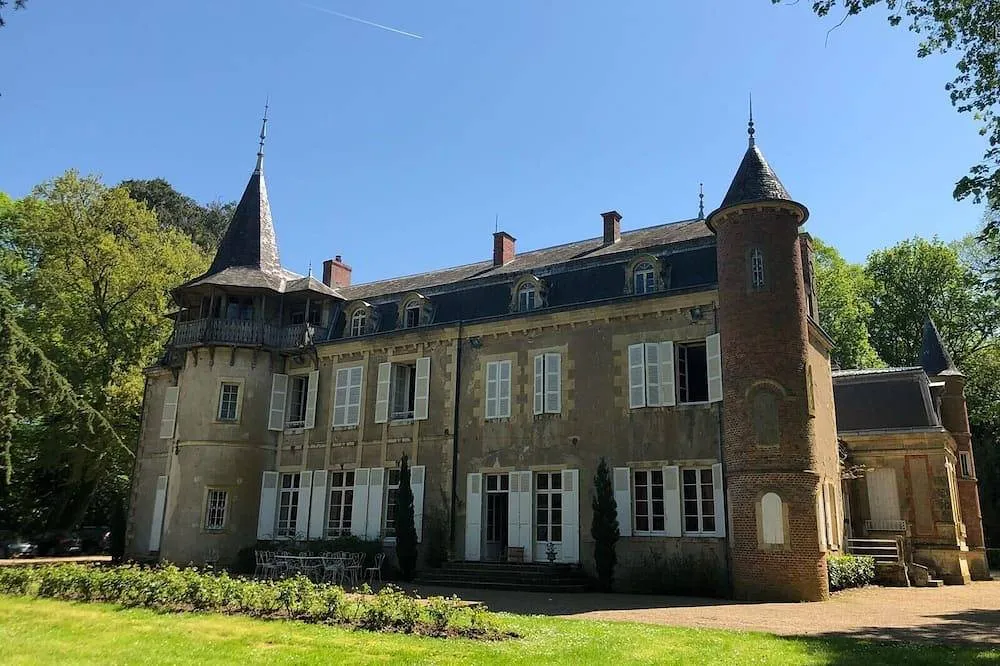 Château de Chalivoy-la-Noix, château entier à Charly