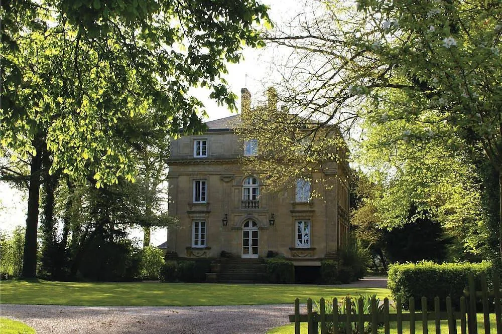 Château de Chambois, château entier à Gouffern en Auge