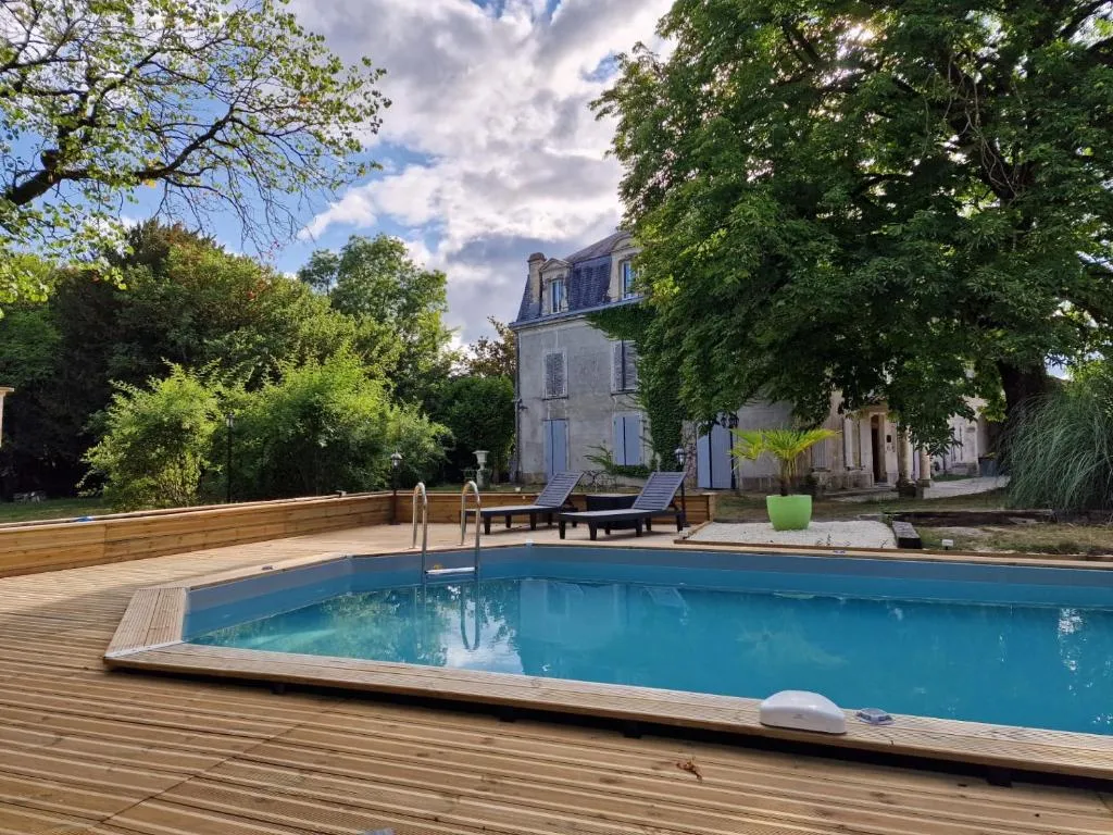 Château de Champblanc à Mesnac, photo 2