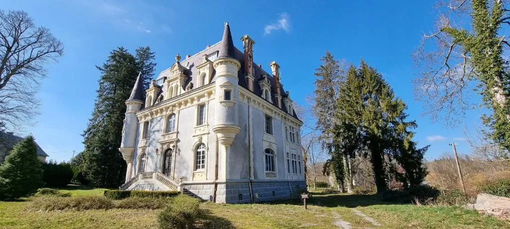 Château de Chazelpaud, chambre ou suite de château à Saint-Bard