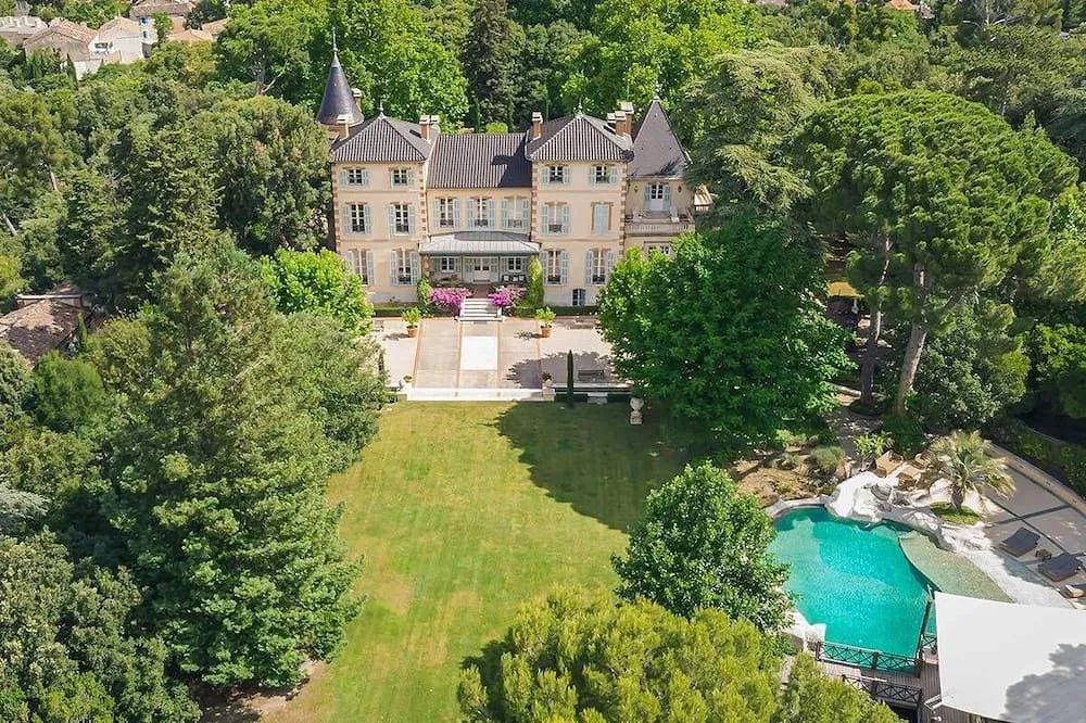 Château de Forbin, château entier à La Penne-sur-Huveaune