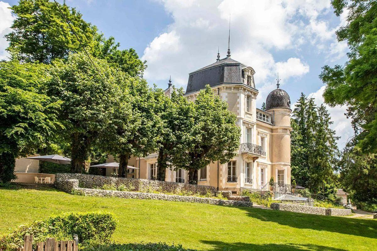 Château de Fremont, château entier à Saint-Martin-de-Commune
