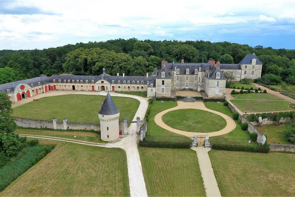 Château de Gizeux, le Loft romantique, gîte de château à Gizeux
