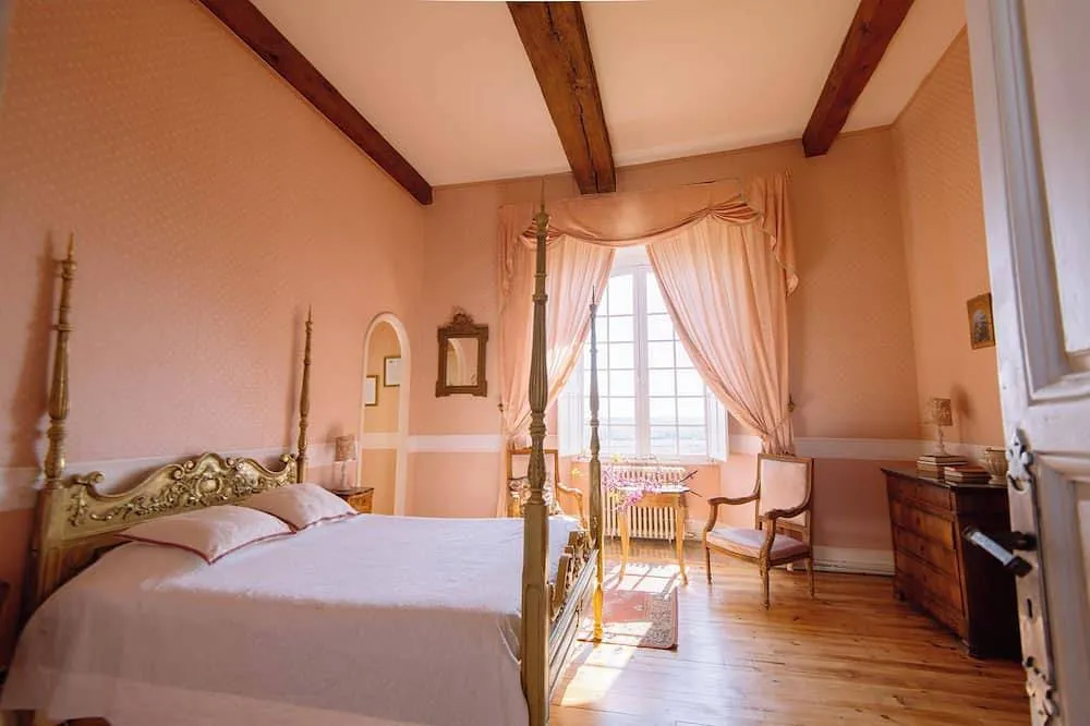 Château de Goudourville, château entier à Goudourville
