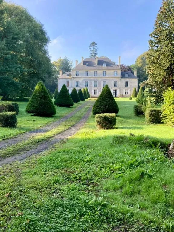Château de Goville, chambre ou suite de château à Le Breuil-en-Bessin