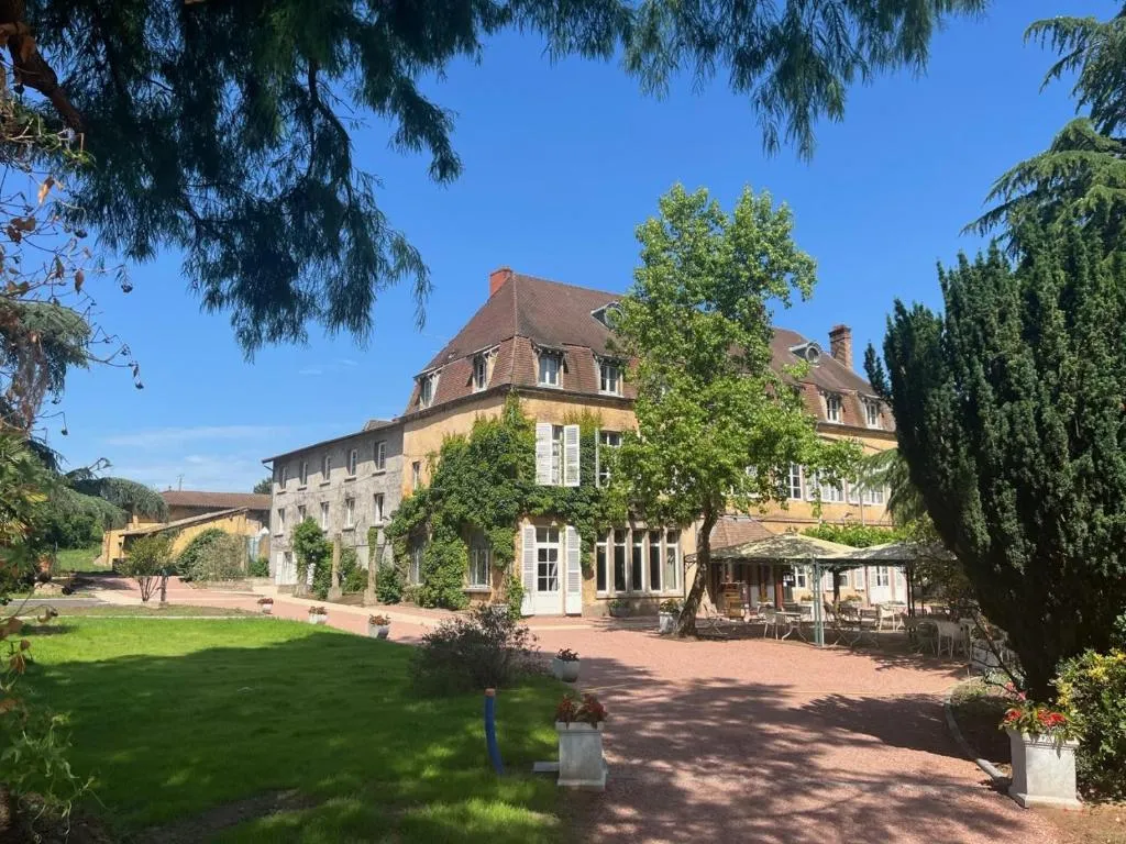 Château de La Barge, chambre ou suite de château à Chaintré