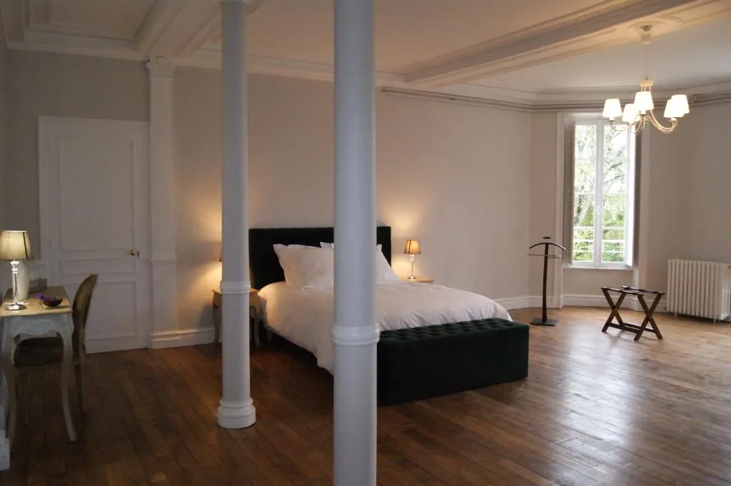Château de la Brosse, chambre ou suite de château à Brinay