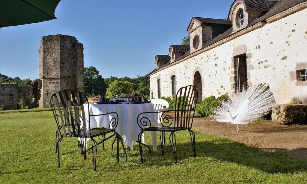 Château de la Chasse-Guerre, chambre ou suite de château à Hardanges