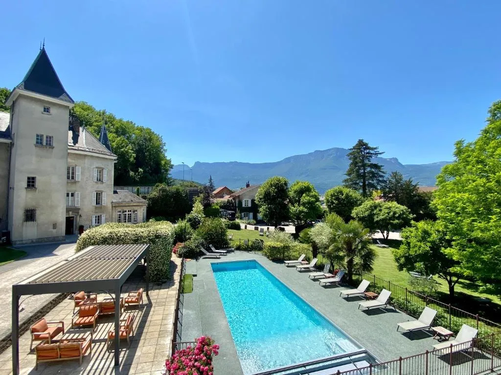 Château de la Commanderie, chambre ou suite de château à Eybens