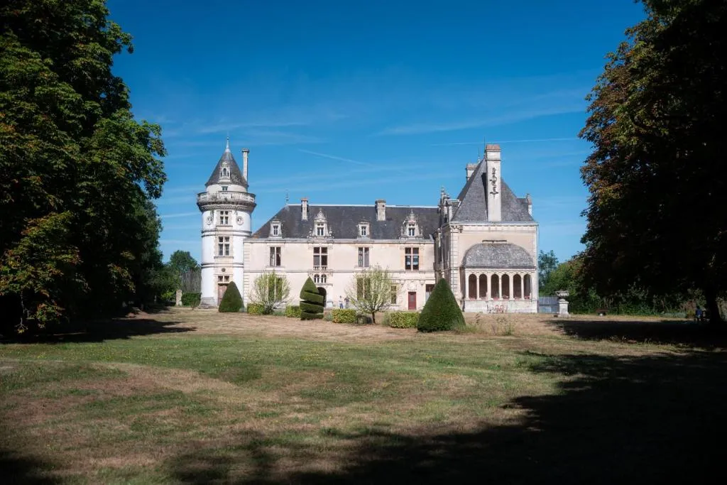 Château de la Court d'Aron, chambre ou suite de château à Saint-Cyr-en-Talmondais
