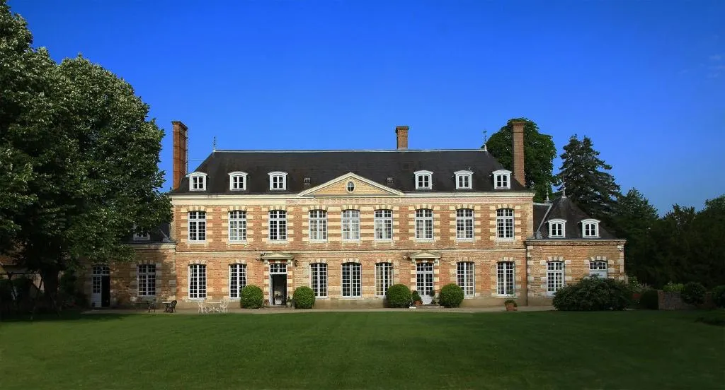 Château de la Giraudière, chambre ou suite de château à Villeny