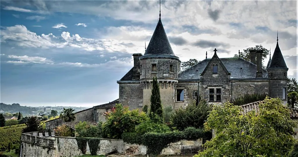 Château de la Grave, chambre ou suite de château à Bourg