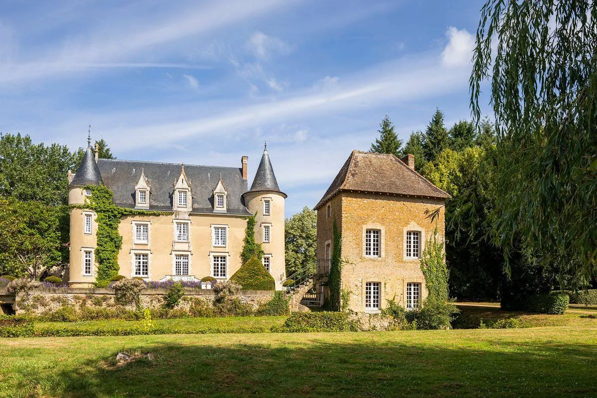 Château de La Manay, château entier à Lombron