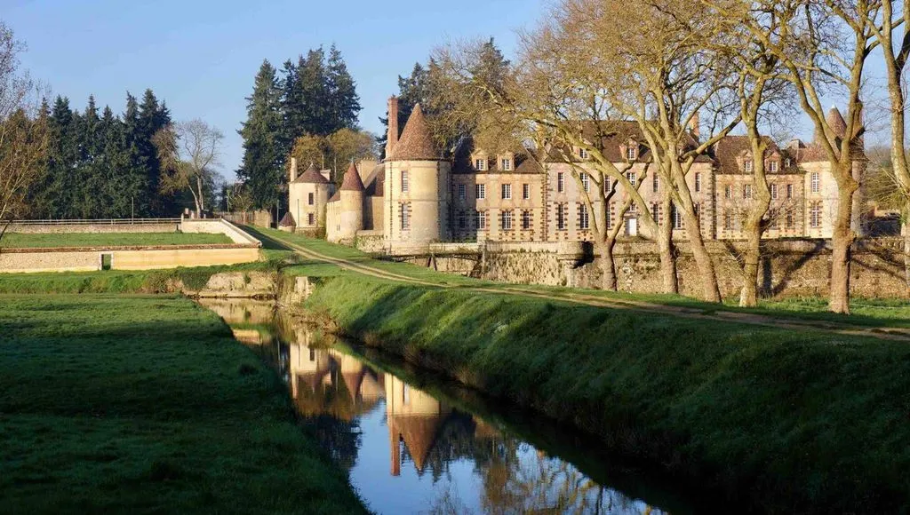 Château de La Rivière, chambre ou suite de château à Pontgouin