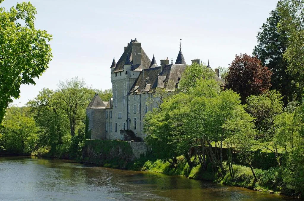 Château de la Tour en Brenne, chambre ou suite de château à Rivarennes