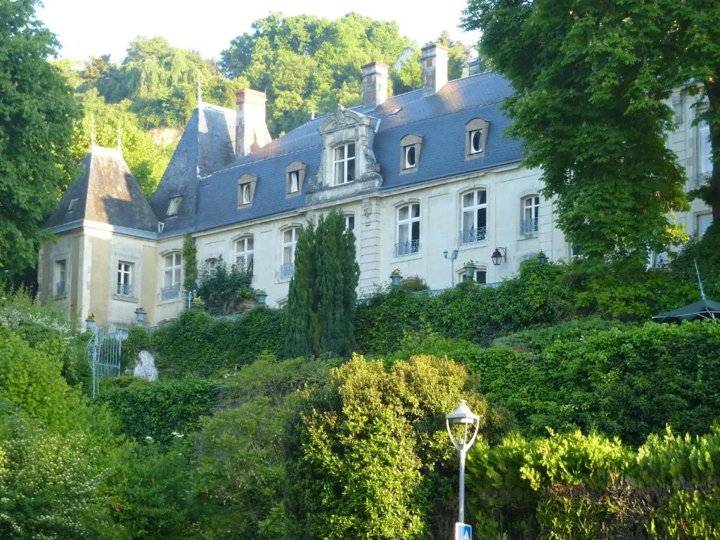 Château de la Voûte, chambre ou suite de château à Troo