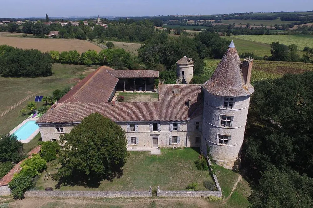 Château de Labrihe, château entier à Labrihe