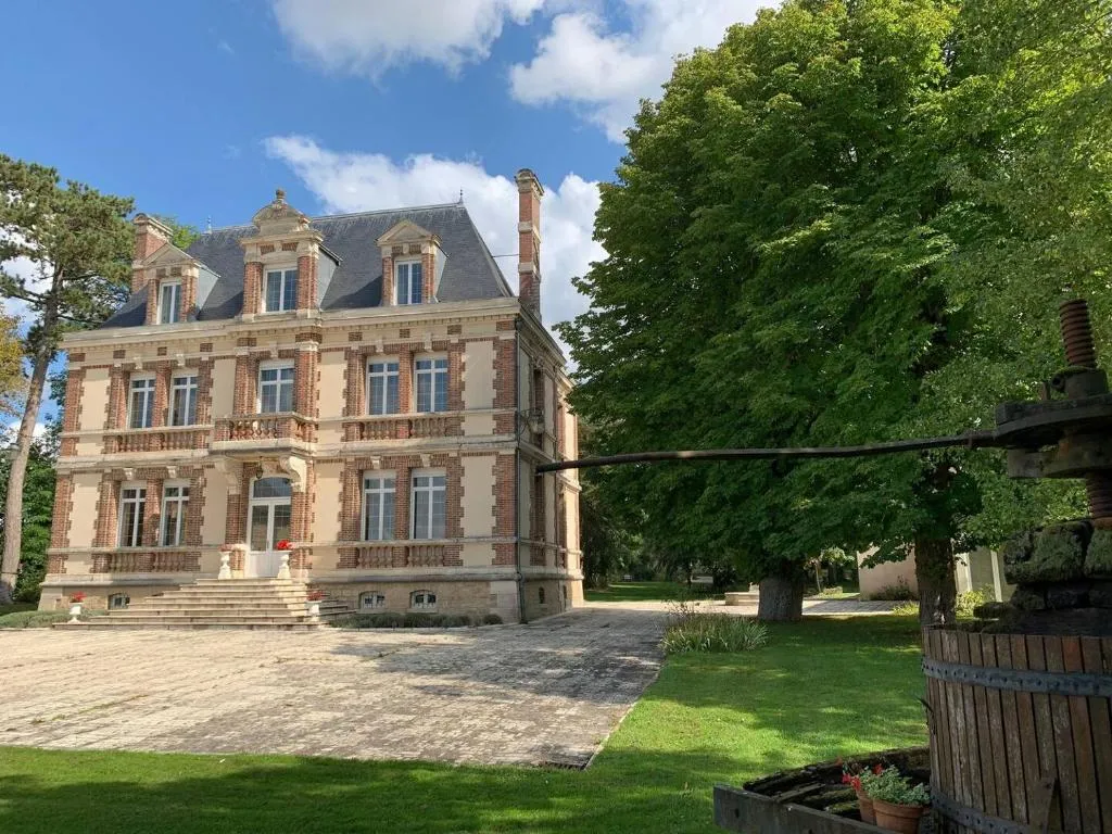 Château de Ligny, chambre ou suite de château à Ligny-le-Châtel