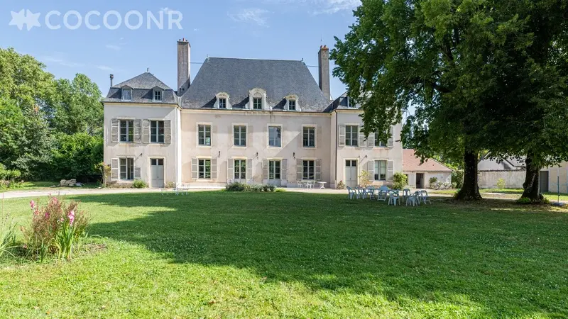 Château de Marmagne, château entier à Marmagne