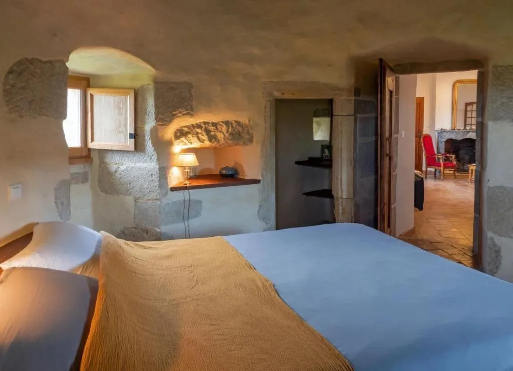 Château de Mézerville, chambre ou suite de château à Mézerville
