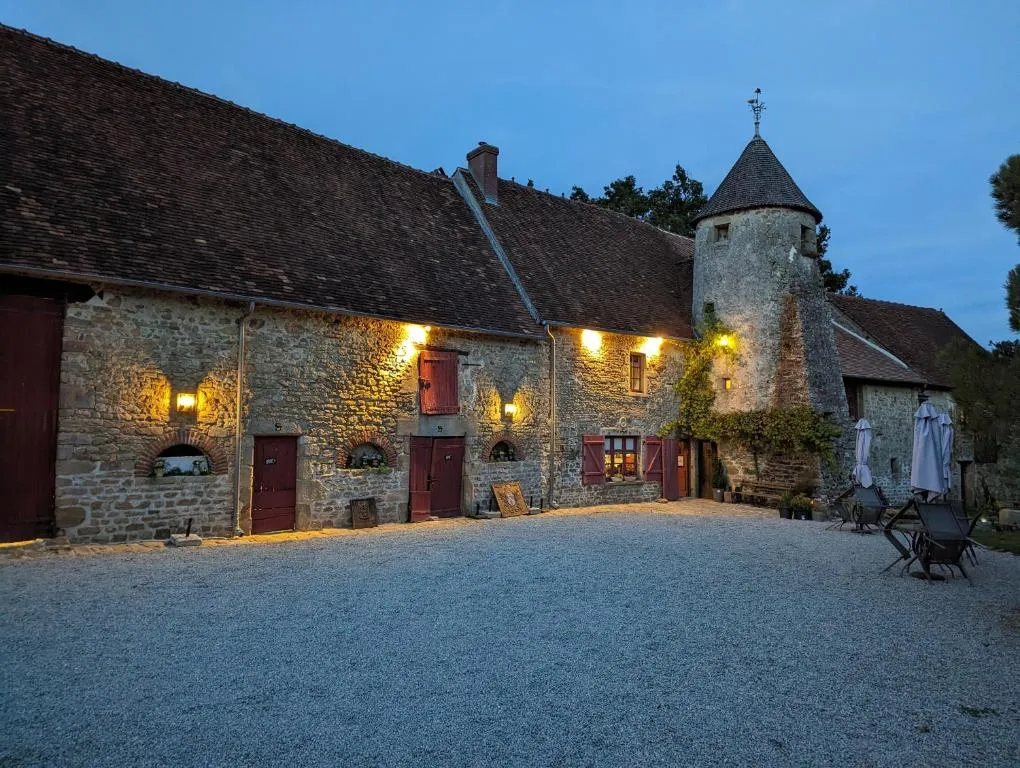 Château de Montmagner, chambre ou suite de château à Arnac-la-Poste