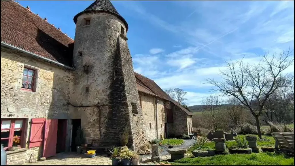 Château de Montmagner à Arnac-la-Poste, photo 5