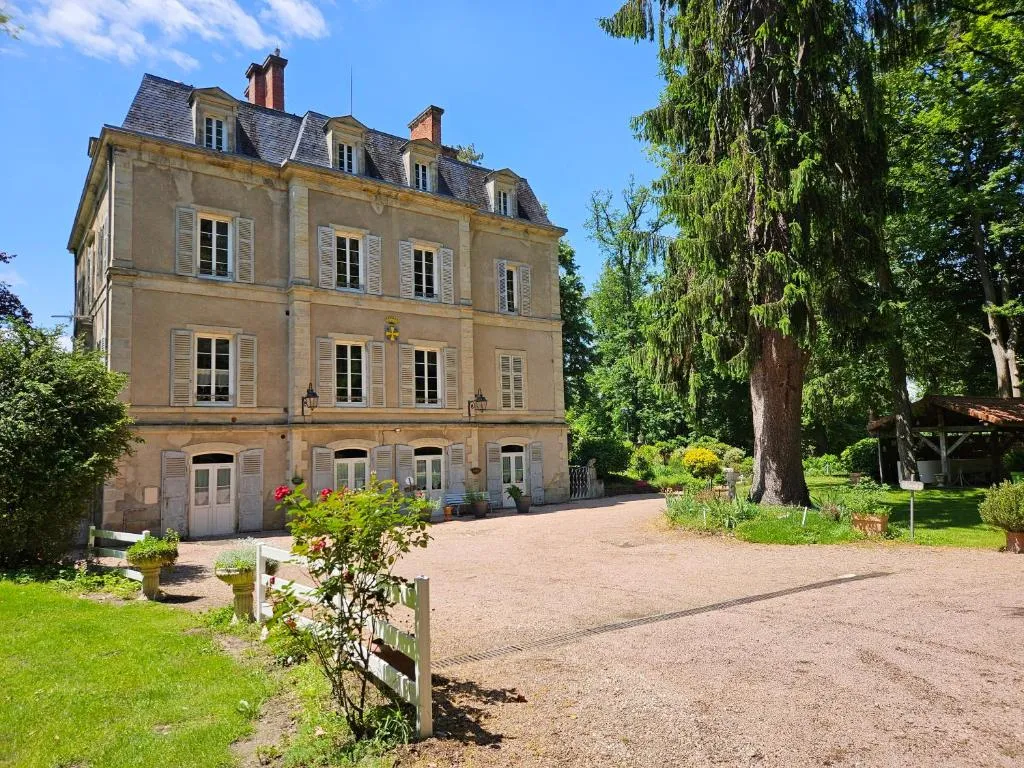 Château de MontSablé, chambre ou suite de château à Lezoux